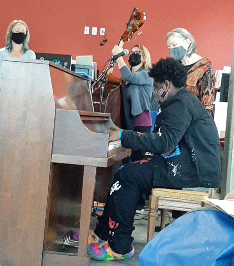 at piano cropped.jpg "The Impulse" (Shabazz album)