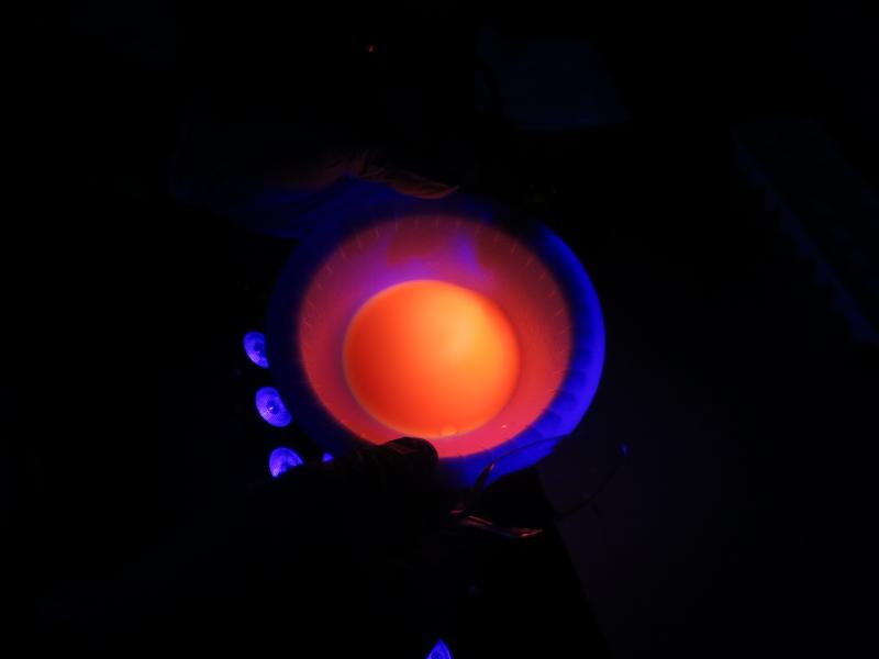 picture of chemical mixture during black light workshop with Carlos Gacharna